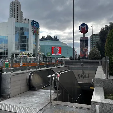 Trump Tower - Cevahir Shopping Center - Sisli Metro Iki Yatak Odali Klimali Tuem Daire Istambul